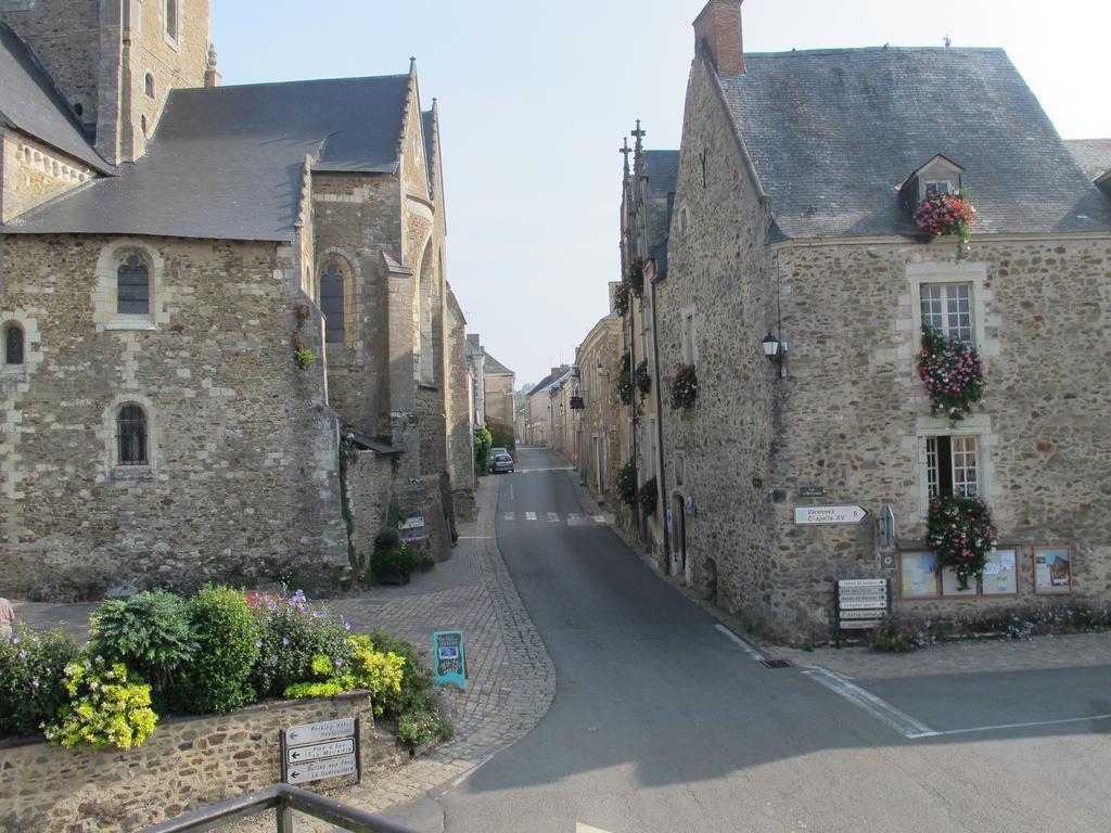 Le Relais De La Caleche Hotel Saint-Denis-d'Anjou Exterior photo